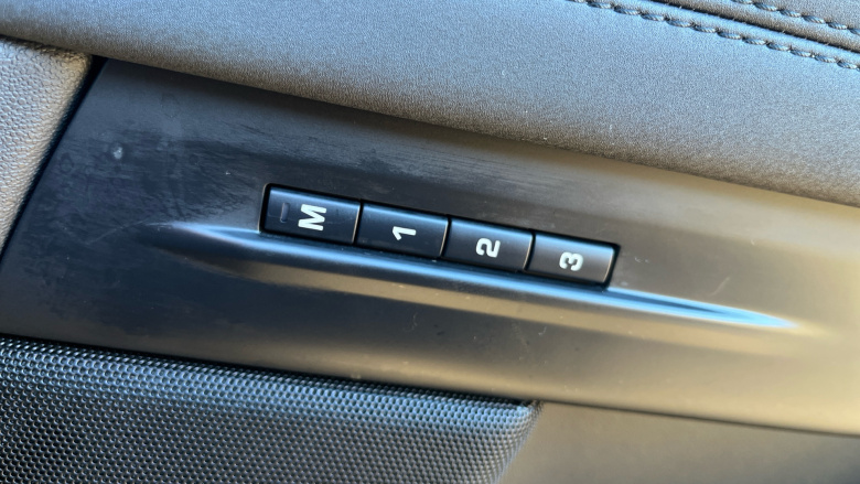 Land Rover Range Rover Evoque 1.5 P300e R-Dynamic SE 5dr Auto Hatchback